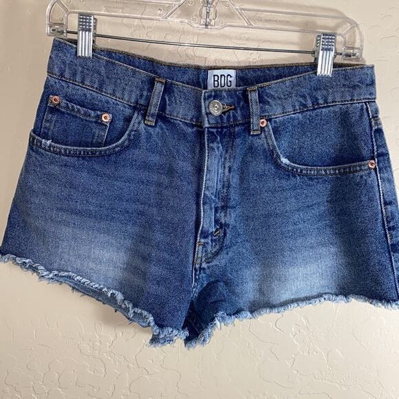 BDG mid rise essential jean shorts - Picture 2 of 5